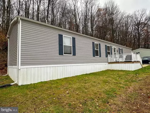 725 Hillside Dr, Gap, PA 17527 photo 4