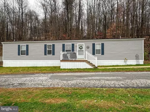 725 Hillside Dr, Gap, PA 17527 photo 3
