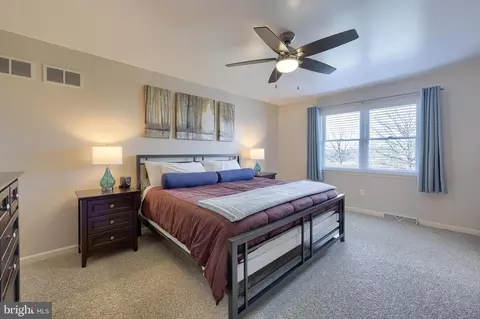 Bedroom - 35 Field Ln, Lititz, PA 17543 photo 3 of 4