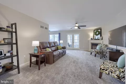 Living - 35 Field Ln, Lititz, PA 17543 photo 2 of 2