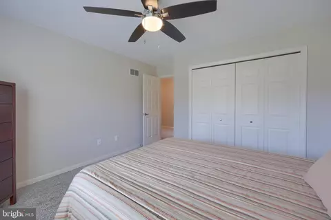 Bedroom - 35 Field Ln, Lititz, PA 17543 photo 2 of 4