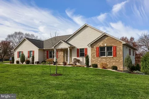 Exterior - 35 Field Ln, Lititz, PA 17543 photo 8 of 8