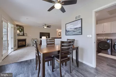 Entry Way - 35 Field Ln, Lititz, PA 17543 photo 6 of 7