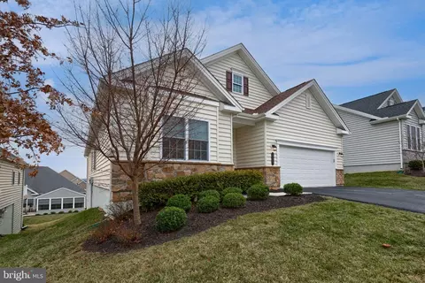 Exterior - 423 Valor Dr, Lititz, PA 17543 photo 4 of 4