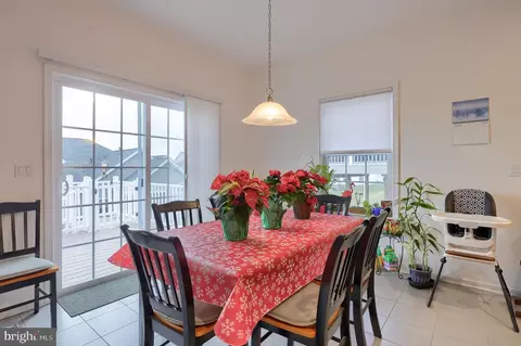 Dining - 423 Valor Dr, Lititz, PA 17543 photo 2 of 4