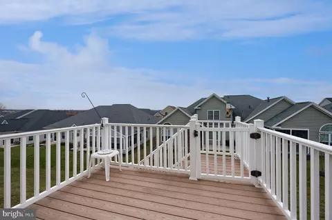 Exterior - 423 Valor Dr, Lititz, PA 17543 photo 3 of 4