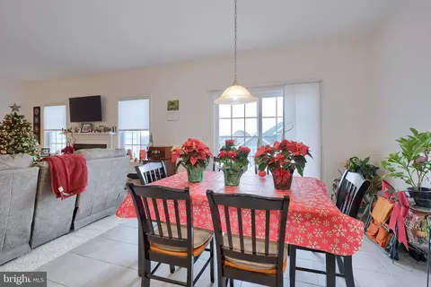 Dining - 423 Valor Dr, Lititz, PA 17543 photo 1 of 4