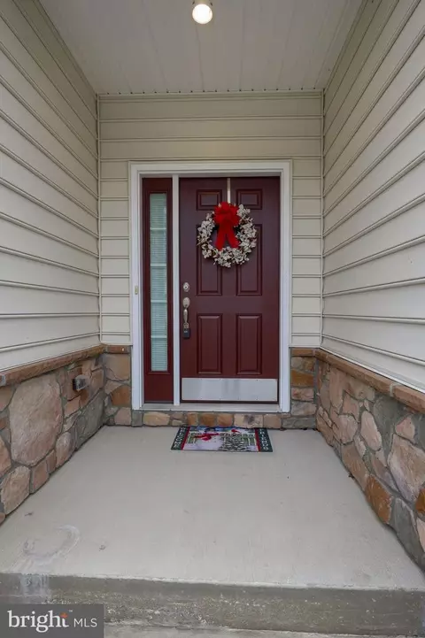 Exterior - 423 Valor Dr, Lititz, PA 17543 photo 2 of 4