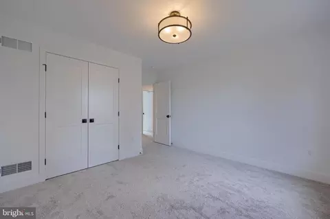 Bedroom - 514 Woodcrest Ave, Lititz, PA 17543 photo 5 of 6