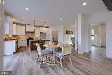 Dining - 514 Woodcrest Ave, Lititz, PA 17543 photo 3 of 11