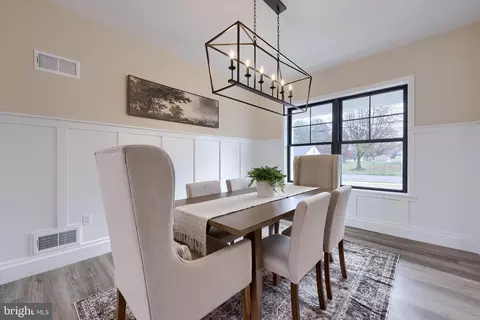 Dining - 514 Woodcrest Ave, Lititz, PA 17543 photo 10 of 11