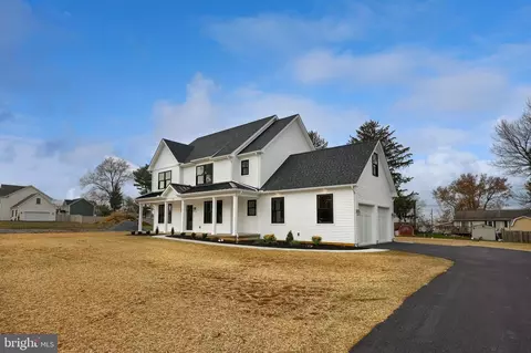 Exterior - 514 Woodcrest Ave, Lititz, PA 17543 photo 3 of 4