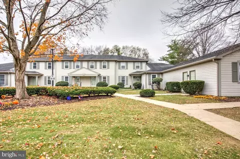 41 Ashlea Vlg, New Holland, PA 17557