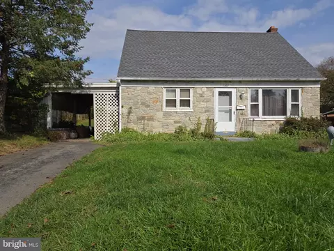 1307 Meadowcreek Ln, Lancaster, PA 17603