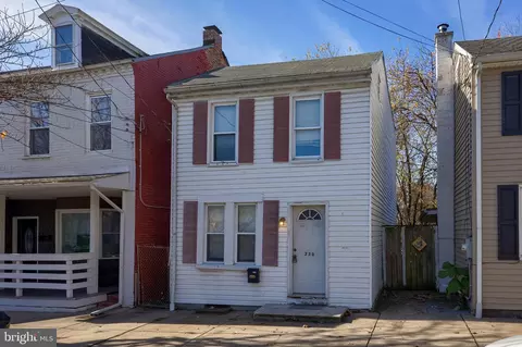 238 S 4th St, Columbia, PA 17512