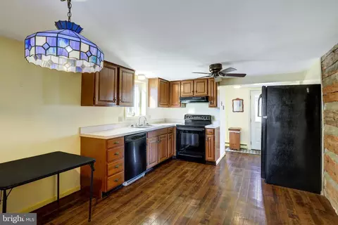 Kitchen - 206 Pleasant Hill Dr, Lititz, PA 17543 photo 1 of 2