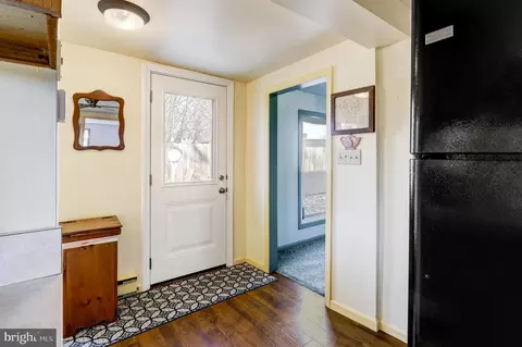Entry Way - 206 Pleasant Hill Dr, Lititz, PA 17543 photo 3 of 7
