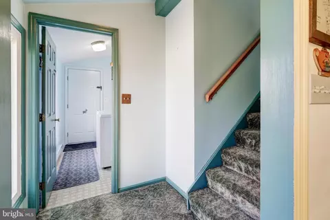 Entry Way - 206 Pleasant Hill Dr, Lititz, PA 17543 photo 5 of 7