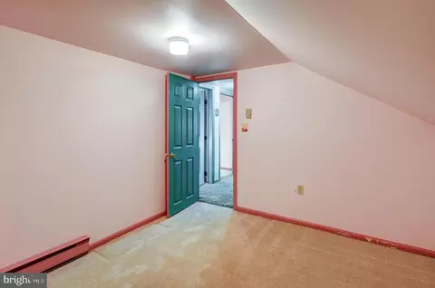 Bedroom - 206 Pleasant Hill Dr, Lititz, PA 17543 photo 3 of 3