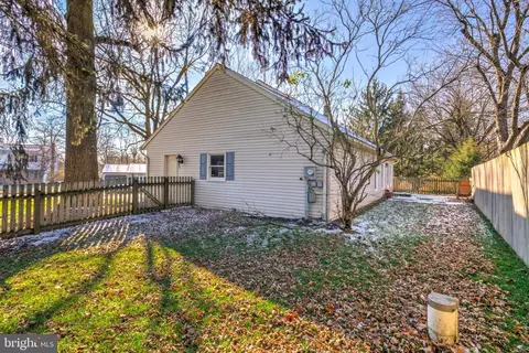 Exterior - 206 Pleasant Hill Dr, Lititz, PA 17543 photo 5 of 6