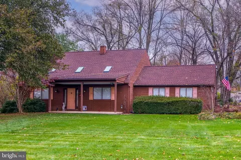 622 Shelley Ct, Lititz, PA 17543 photo 2