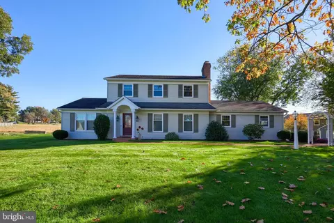 2 Mill Ridge Ct, Lancaster, PA 17601