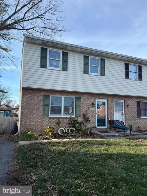 471 S Market Ave, Mount Joy, PA 17552