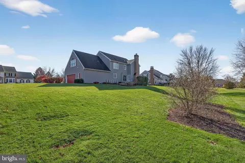 Exterior - 35 Old Post Ln, Lititz, PA 17543 photo 7 of 8