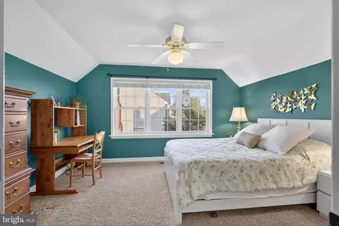 Bedroom - 35 Old Post Ln, Lititz, PA 17543 photo 7 of 8