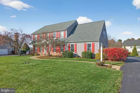 Exterior - 35 Old Post Ln, Lititz, PA 17543 photo 2 of 8