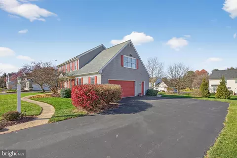 Exterior - 35 Old Post Ln, Lititz, PA 17543 photo 4 of 8