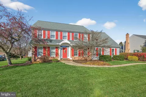 35 Old Post Ln, Lititz, PA 17543