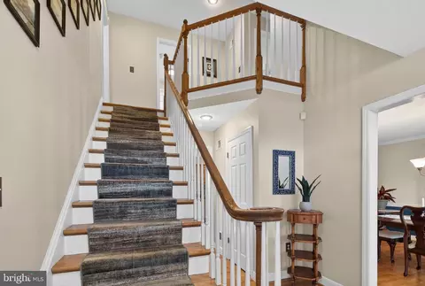 Entry Way - 35 Old Post Ln, Lititz, PA 17543 photo 3 of 11