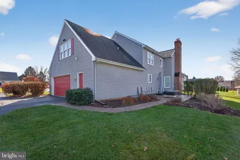 Exterior - 35 Old Post Ln, Lititz, PA 17543 photo 5 of 8