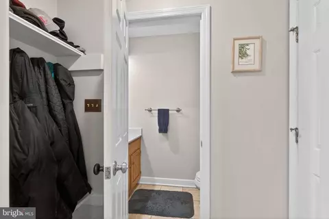 Entry Way - 35 Old Post Ln, Lititz, PA 17543 photo 6 of 11