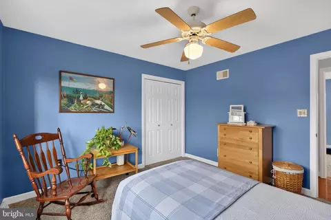 Bedroom - 35 Old Post Ln, Lititz, PA 17543 photo 6 of 8