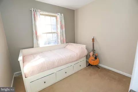 Bedroom - 407 Crosswinds Dr, Lititz, PA 17543 photo 2 of 5