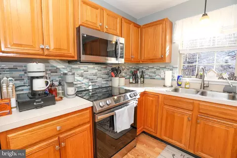Kitchen - 407 Crosswinds Dr, Lititz, PA 17543 photo 1 of 1