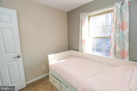 Bedroom - 407 Crosswinds Dr, Lititz, PA 17543 photo 3 of 5