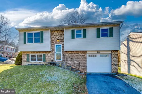 261 Linda Ter, Ephrata, PA 17522