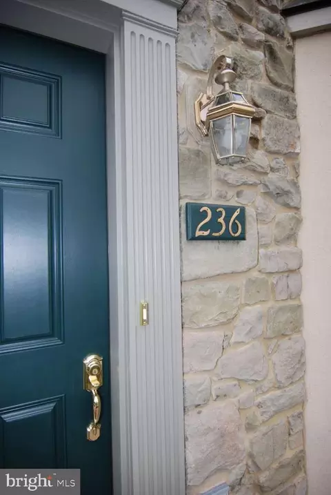 236 Cobblestone Ln, Lancaster, PA 17601