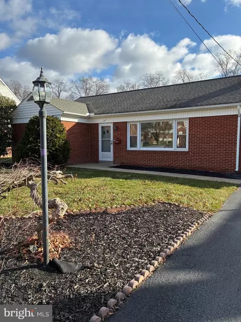 147 Penn Ave, Ephrata, PA 17522