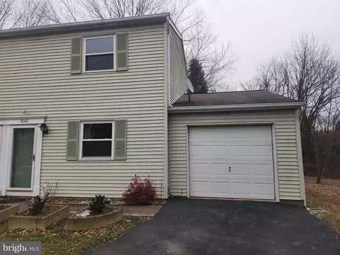 1040 Hilmar Cir, Columbia, PA 17512