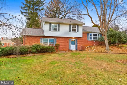 180 Delp Rd, Lancaster, PA 17601