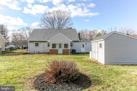 Exterior - 233 Cardinal Rd, Lititz, PA 17543 photo 5 of 7