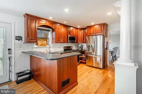 Kitchen - 1016 Sloan St, Lititz, PA 17543 photo 3 of 3