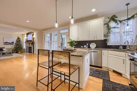 Kitchen - 307 Bowyer Ln, Lititz, PA 17543 photo 4 of 6