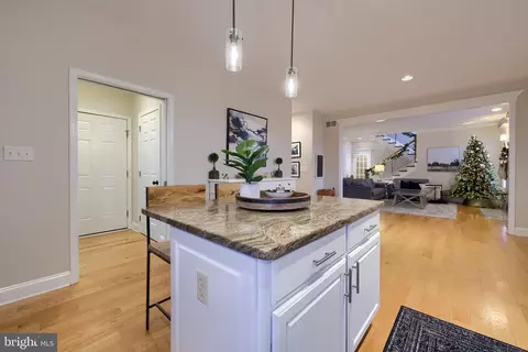 Entry Way - 307 Bowyer Ln, Lititz, PA 17543 photo 4 of 7