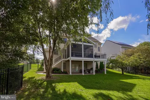 Exterior - 307 Bowyer Ln, Lititz, PA 17543 photo 3 of 6