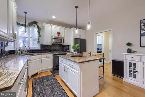 Kitchen - 307 Bowyer Ln, Lititz, PA 17543 photo 3 of 6
